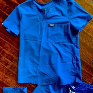 Wear Figs scrubs royal blue set